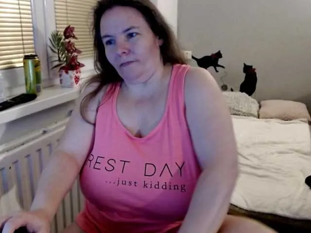 Live sex webcam photo for Bessy123 #241123724