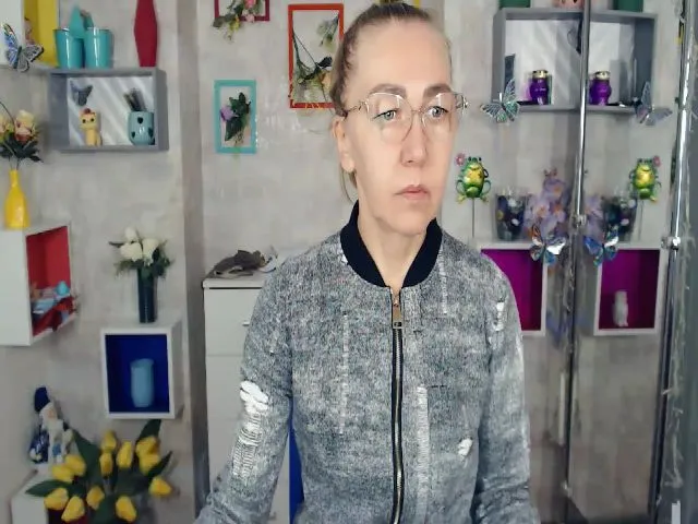 Live sex webcam photo for Greybunny #265545842