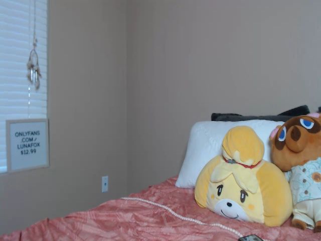 Live sex webcam photo for Luna_Fox_ #256099560