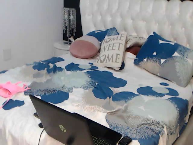 Live sex webcam photo for BlondeeFairy #258840090