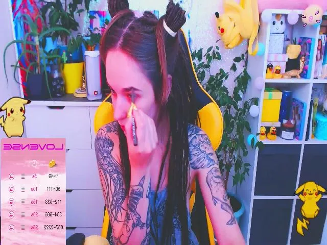 Live sex webcam photo for JinjerMoon #264244238