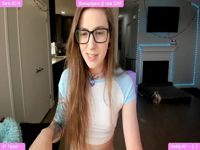 Live sex webcam photo for TheSharkQueen #260338170