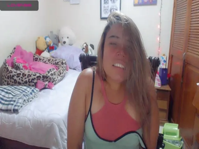 Live sex webcam photo for Meganhill_ #265203307