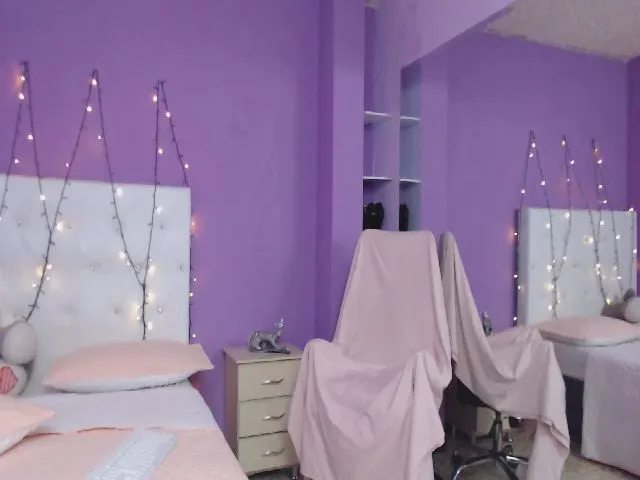 Live sex webcam photo for LyluDallas #260364236
