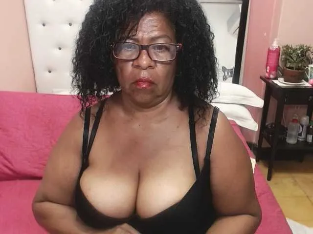 Live sex webcam photo for Yayisblack #246051943
