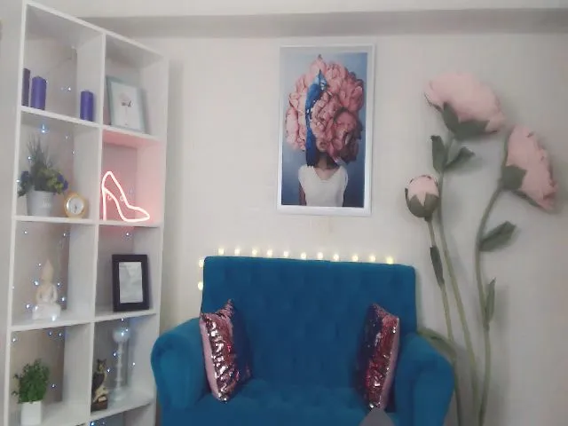 Live sex webcam photo for GraceLuv #255656466