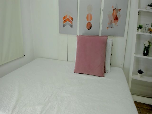 Live sex webcam photo for SOFI_LEONE #263422946