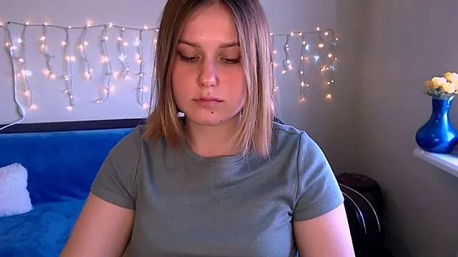 Live sex webcam photo for SophieCallier #244206797