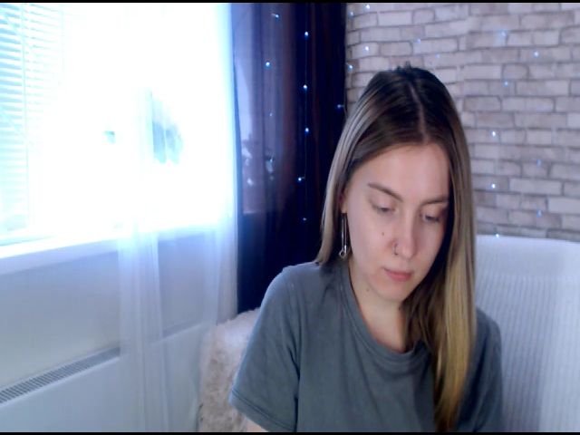 Live sex webcam photo for CumMeaRiver #261203295