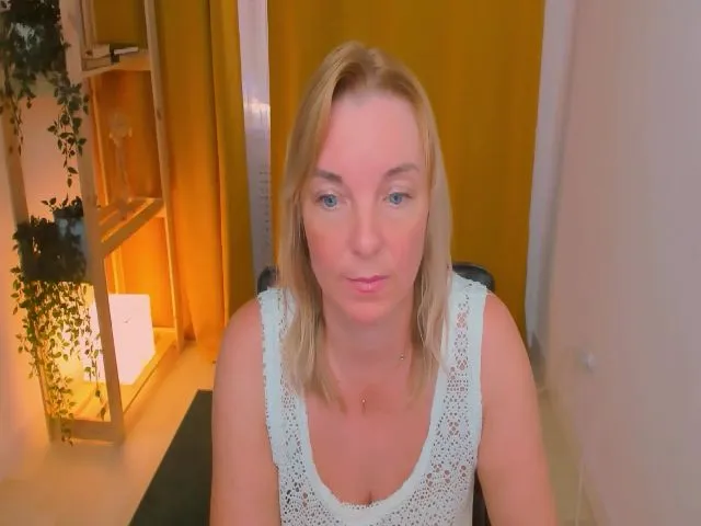 Live sex webcam photo for ReganLovely #260423349