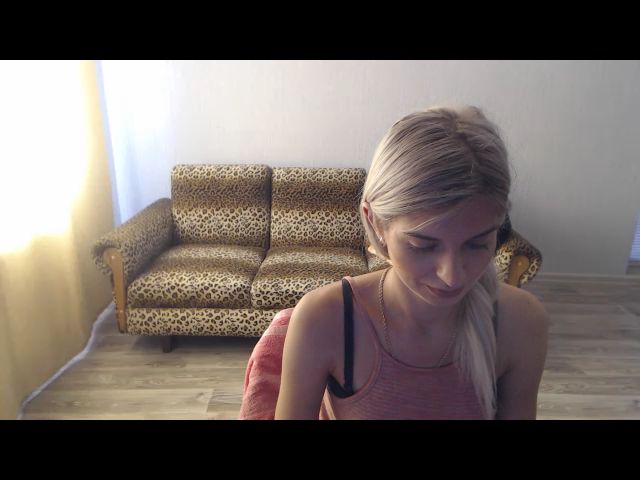 Live sex webcam photo for SexyBeatriice #258018619