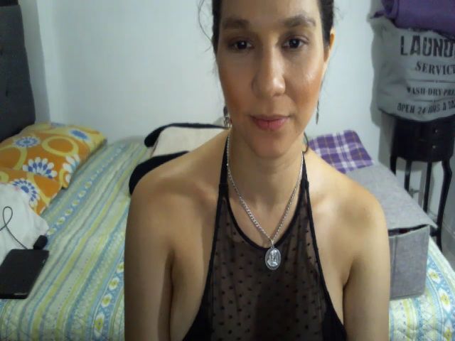 Live sex webcam photo for Sofiahenao #263423097