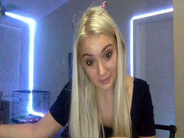 Live sex webcam photo for Sammy_gray #259689969