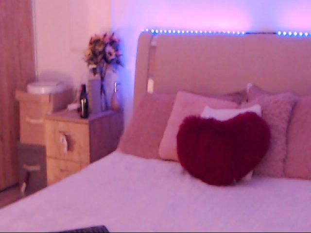 Live sex webcam photo for Cris_Doll #257293402