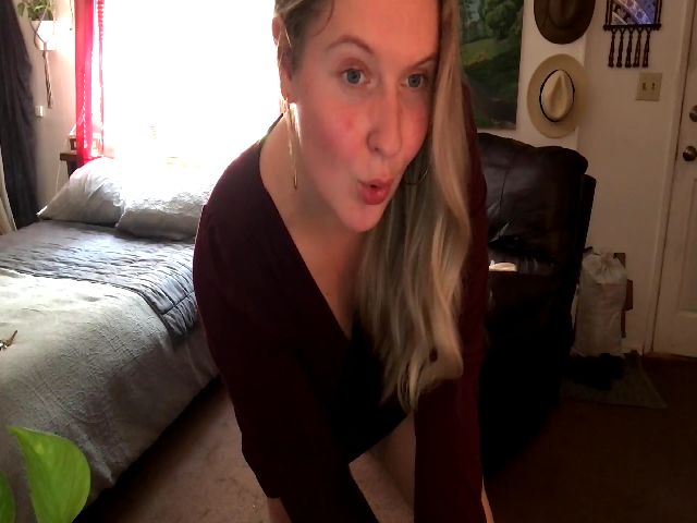 Live sex webcam photo for RadRosie #265133979