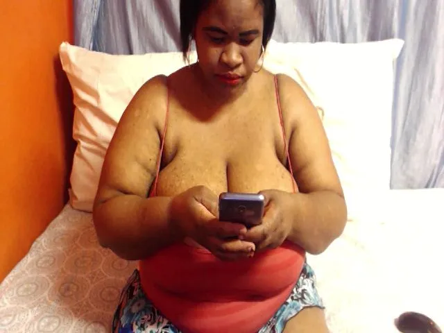 Live sex webcam photo for Sweetnozie #263004655