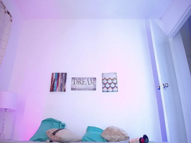 Live sex webcam photo for Chrishadoll #256031526