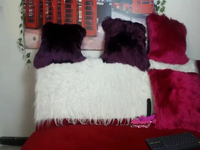 Live sex webcam photo for Emiliarain #254003067