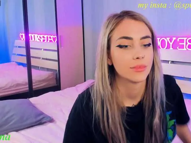 Live sex webcam photo for KaprinaGirrs #241198974