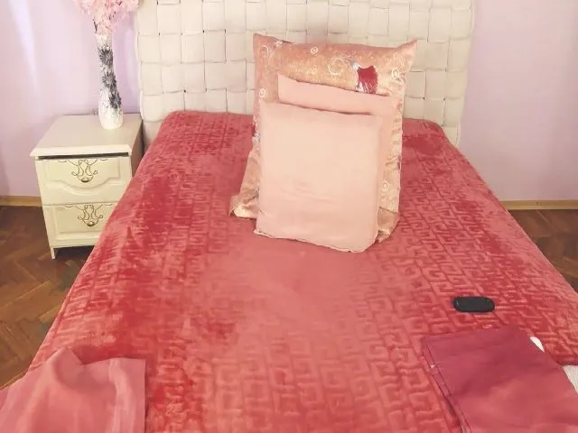 Live sex webcam photo for SpicyKiss_ #254528218