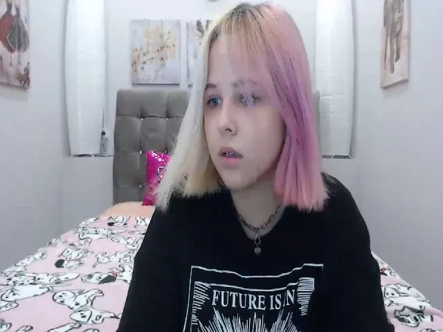 Live sex webcam photo for Helokit #254386796