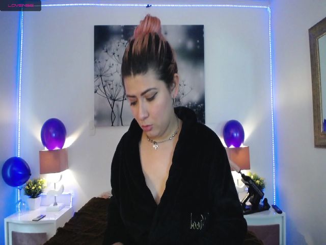 Live sex webcam photo for NicolSaenz #262788391