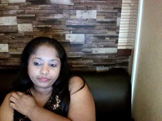 Live sex webcam photo for Indiantasha #287985945