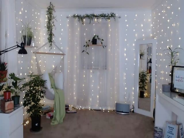 Live sex webcam photo for KellyHeart #255820117