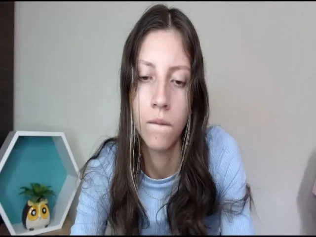 Live sex webcam photo for NikkyBombom1 #254186241