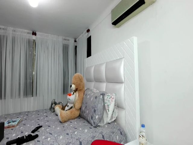 Live sex webcam photo for Einnyn_sweet #254951359