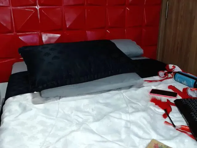 Live sex webcam photo for Ashleygzles #256546295