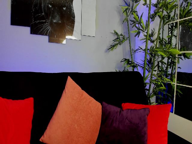 Live sex webcam photo for Violet_03_ #259282137