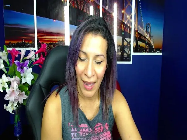 Live sex webcam photo for Infernalsexx #255220061