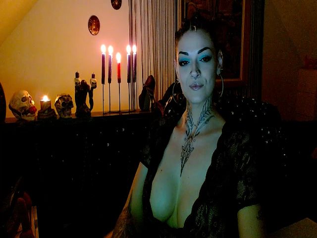 Live sex webcam photo for DaemonInk #252613451