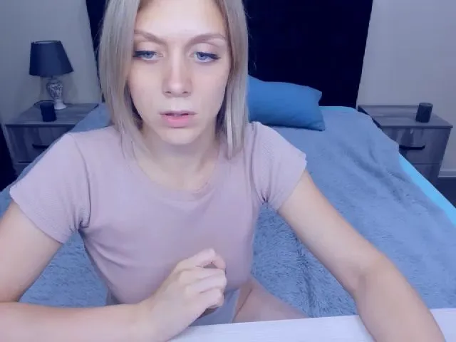 Live sex webcam photo for MeganKind #258535058