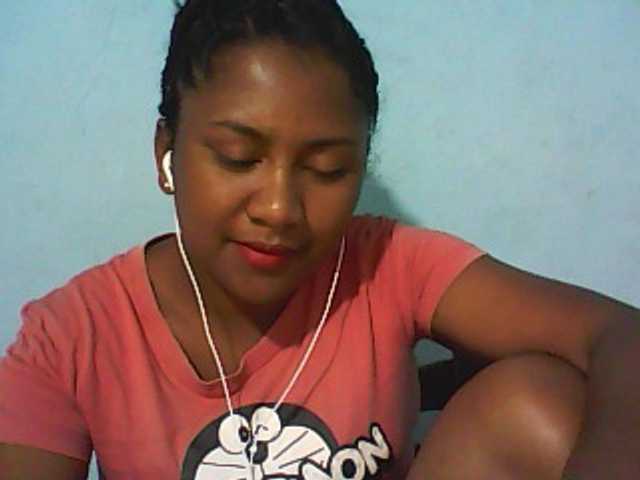 Live sex webcam photo for mybigass15 #241061417