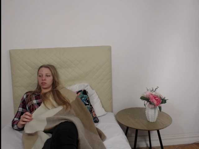 Live sex webcam photo for CorneliaXhot #241031837