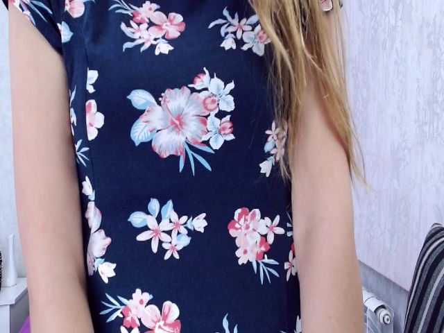 Live sex webcam photo for RossandaShy #257389263