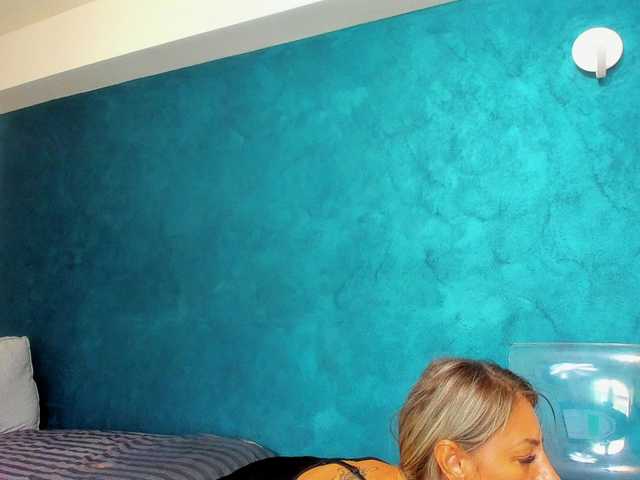 Live sex webcam photo for MayaHelen #245684561