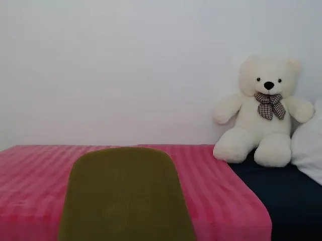Live sex webcam photo for YasminStar #253029243