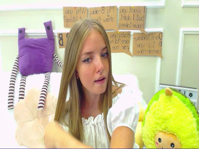 Live sex webcam photo for CaNaDaDi #263133894