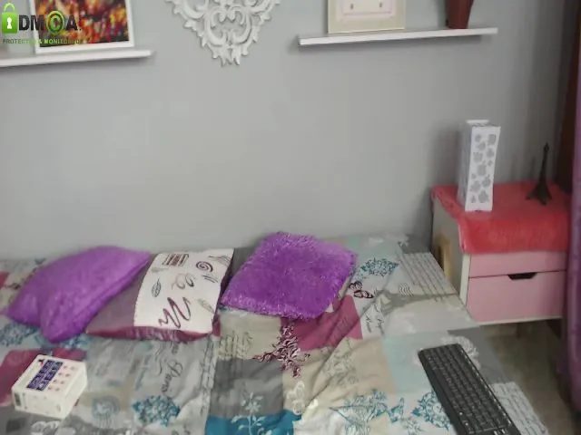 Live sex webcam photo for Bluefire_28 #261633052