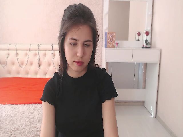 Live sex webcam photo for YourrAngell #256836893