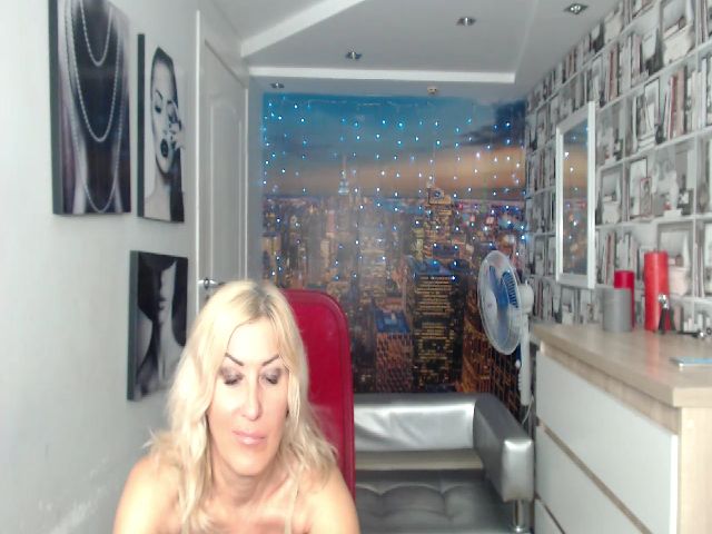 Live sex webcam photo for Lovely_della #254523172