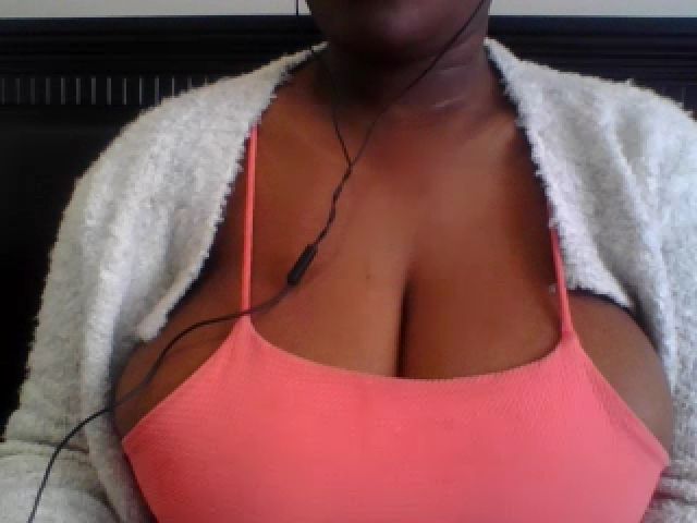 Live sex webcam photo for TheMajestibbb #258103512