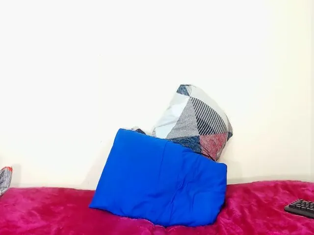 Live sex webcam photo for SpicyQueen86 #262326030