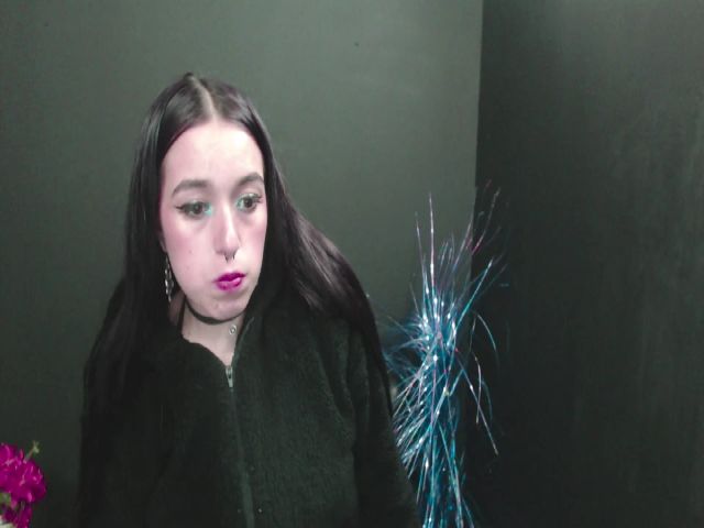 Live sex webcam photo for samantasmithh #264807603