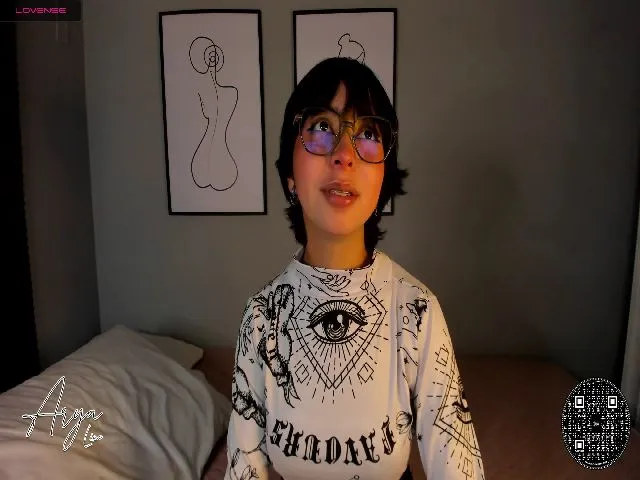 Live sex webcam photo for Arya_Line #256667900