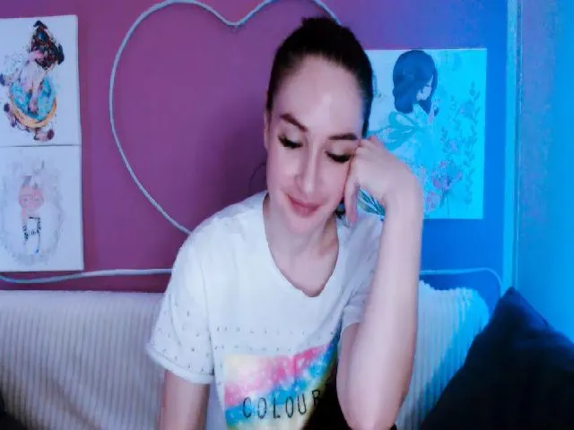 Live sex webcam photo for Lilly_Shine #254712185