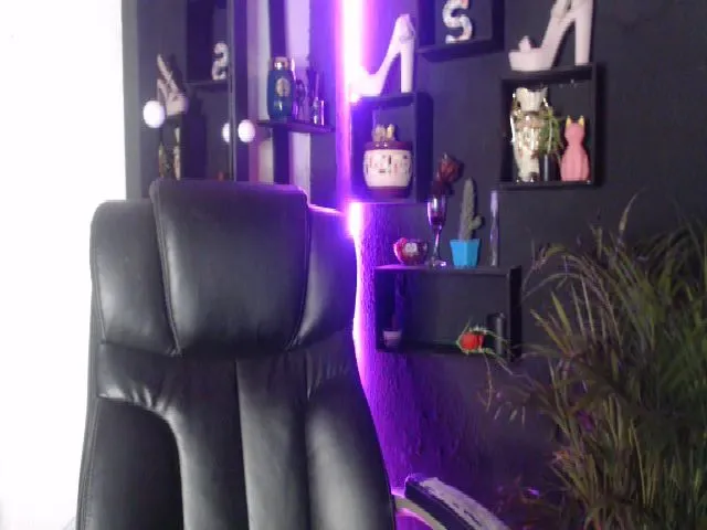 Live sex webcam photo for Strawxberrry #265423584
